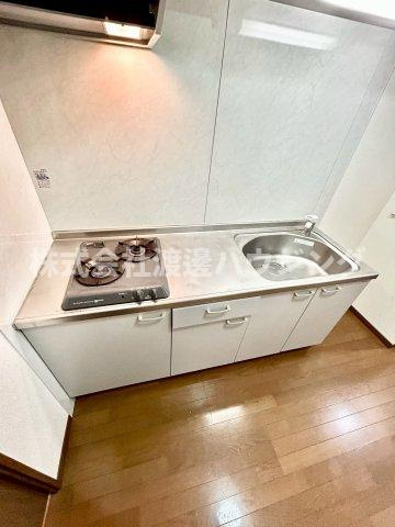 アンプルールクラージュ三喜Ⅰのキッチン|2口ガスシステムキッチン