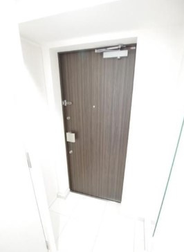 フュージョナル北赤羽DUEの玄関
