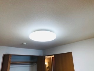 ファミーユの設備|北・南洋室照明器具