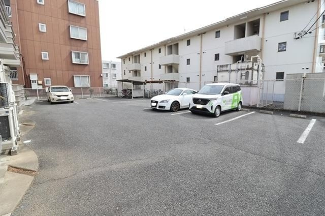 ルミエールＦの駐車場|駐車場