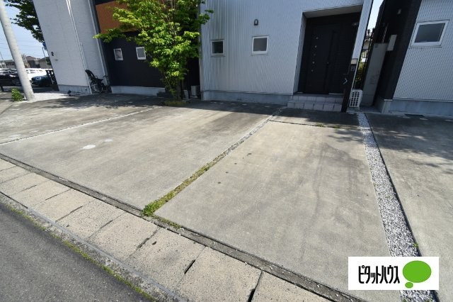 パルトネール前橋石倉町の駐車場
