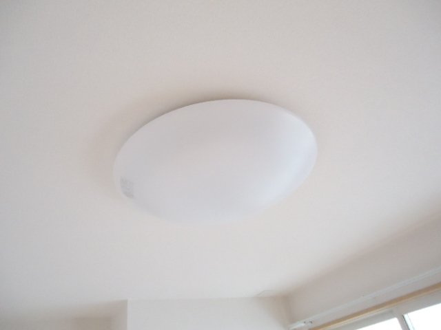 ユニヴァリィサンサンのその他|照明器具