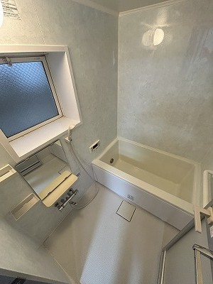 エクセレンスハイツの浴室
