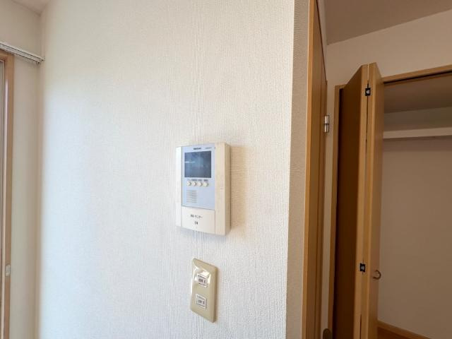 ＡＮＤ　ＯＮＥ　東棟の内装|カメラ付インターホン