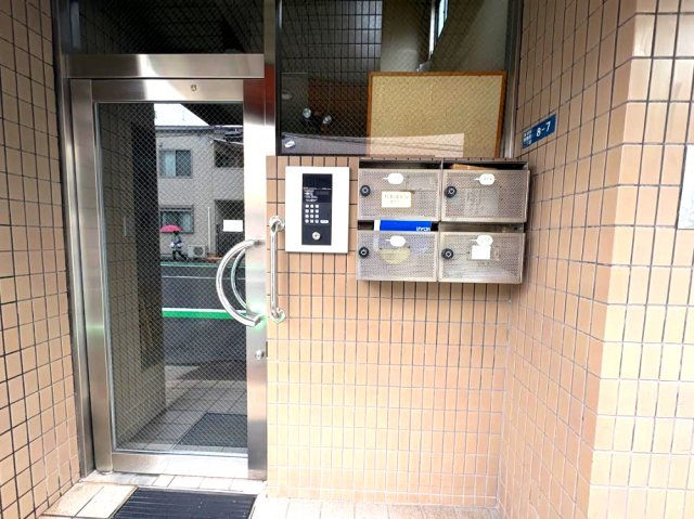 ドミールアップスカイのエントランス