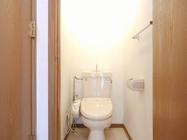 メゾン・ド・クオーレⅡのトイレ|清潔感のあるトイレです