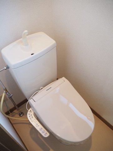 ドムス・サンセールⅡのトイレ|清潔感のあるトイレです