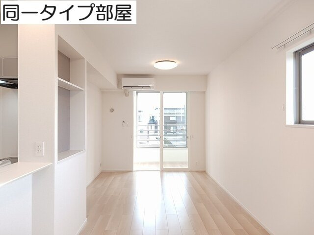 ブルーノワールの居間・リビング|おしゃれな居間です