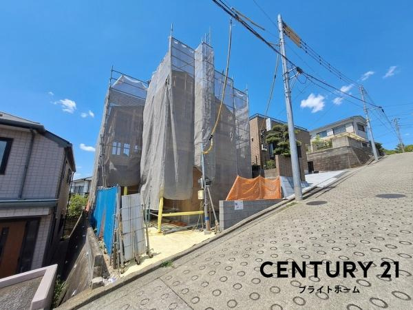 横浜市港南区上永谷４丁目の新築一戸建の前面道路含む現地写真|陽当りの良さ、住環境を現地にてご確認下さい！
周辺環境も合わせてご案内させて頂きます！