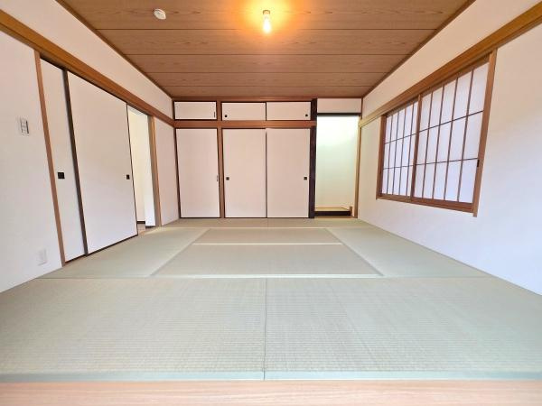 横浜市港南区下永谷２丁目の中古一戸建の和室|押し入れ収納も豊富！
お客さんが来た時には客室としても利用できます♪