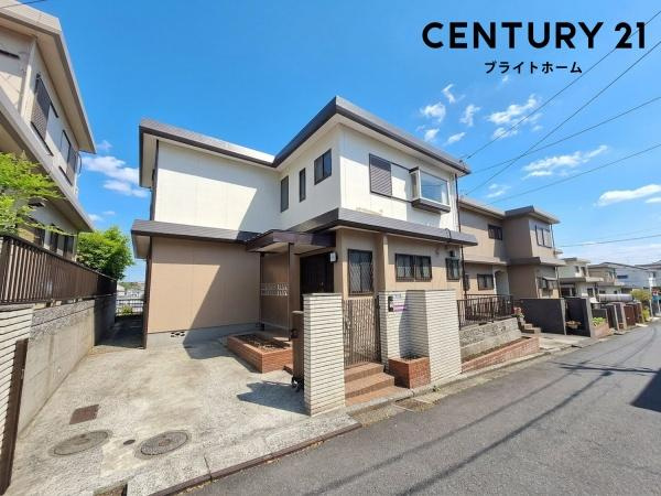 横浜市港南区下永谷２丁目の中古一戸建の外観|閑静な住宅街の広々とした中古戸建です。
前面道路と間口が広く駐車も簡単です！