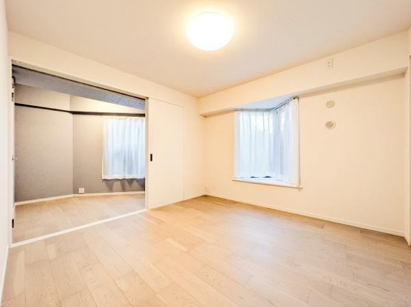 レックスハイツ横浜西谷の洋室|落ち着きのある洋室です！
休日はこちらでおくつろぎ下さい♪