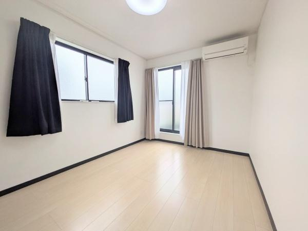 【洋室】 | 門真市大倉町　中古戸建 | こちらの画像は、AIを用いて家具等を消しております。