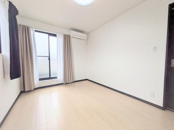 【洋室】 | 門真市大倉町　中古戸建 | こちらの画像は、AIを用いて家具等を消しております。