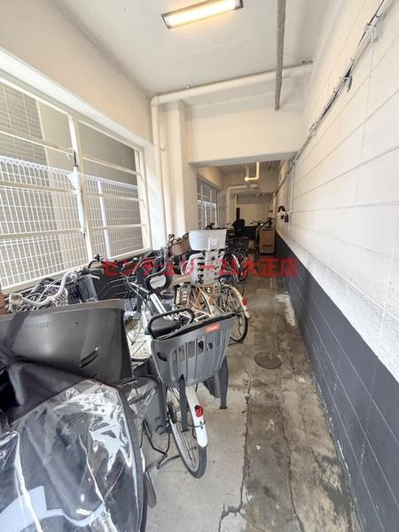 大阪市港区三先２丁目の賃貸マンションの駐車場