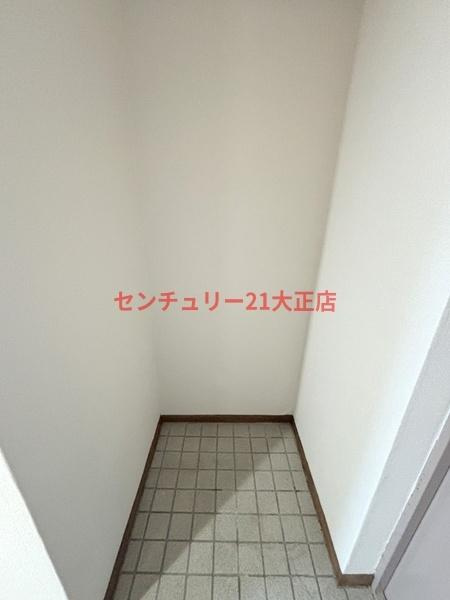 大阪市港区三先２丁目の賃貸マンションの玄関