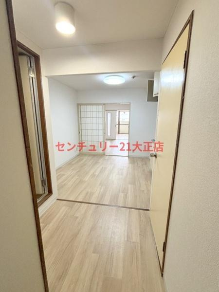 大阪市港区三先２丁目の賃貸マンションの居間・リビング