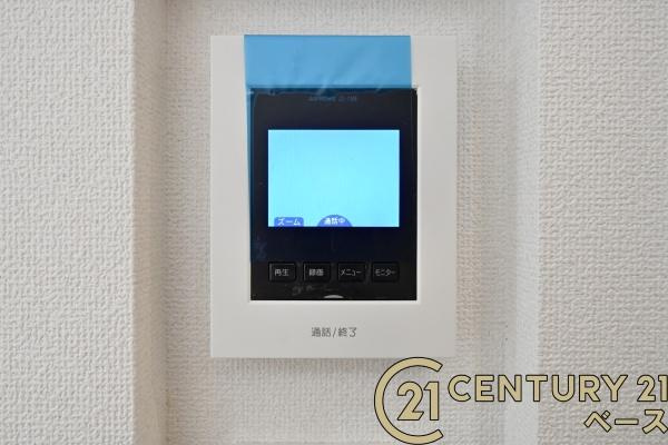 大和高田市大字市場の新築一戸建の内装|■ＴＶモニター付きインターホンで防犯対策もバッチリ！来客も一目でわかり安心です！■