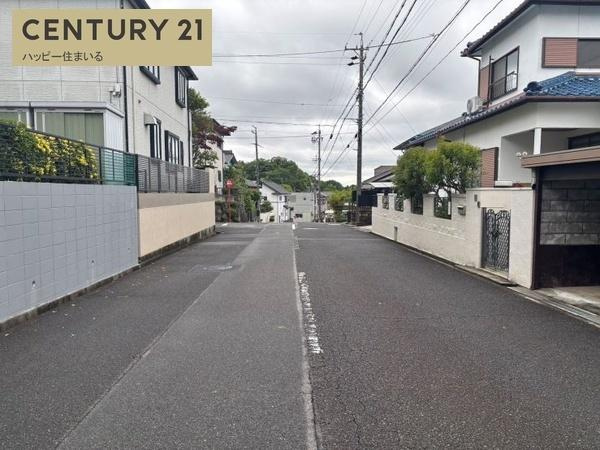 岡崎市滝町字外浦の売地の前面道路含む現地写真
