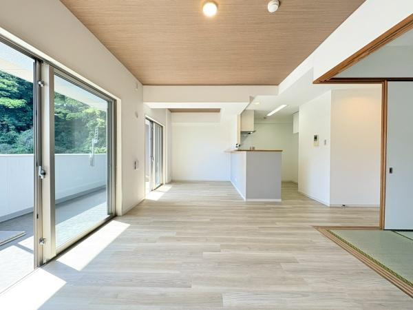 リステージ新杉田の居間・リビング