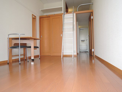 【その他】 | レオパレスかもじや | １階はフローリングで、２階は絨毯になります。