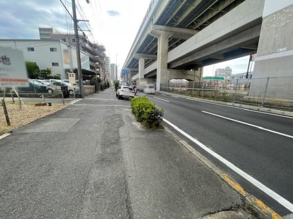 【前面道路含む現地写真】