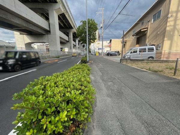 【前面道路含む現地写真】