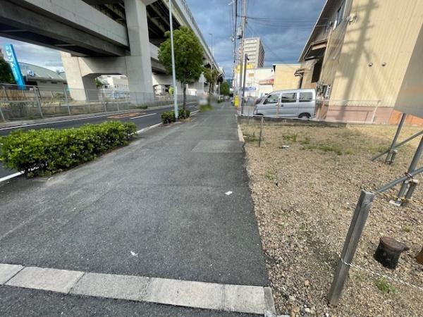 【前面道路含む現地写真】