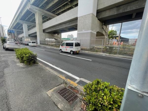 【前面道路含む現地写真】