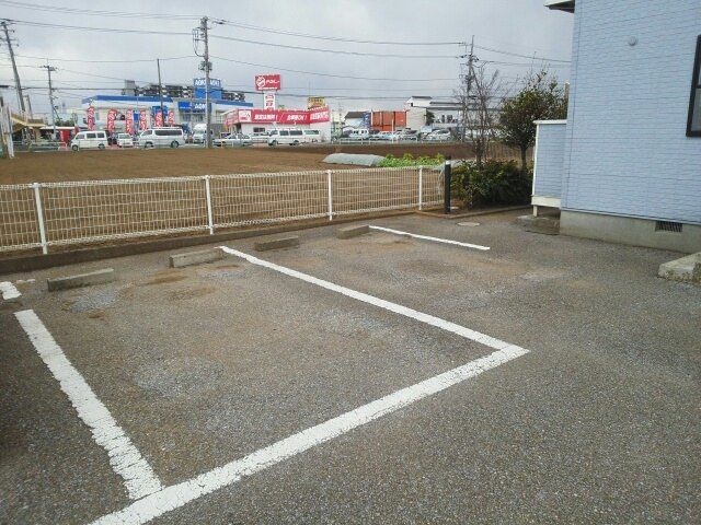 ウィステリアタウンＢの駐車場