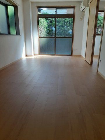 メルクルメＢの居間・リビング