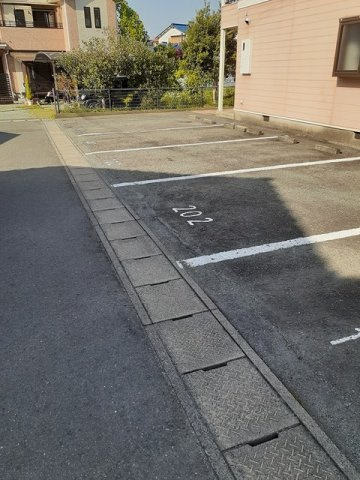 メルクルメＢの駐車場