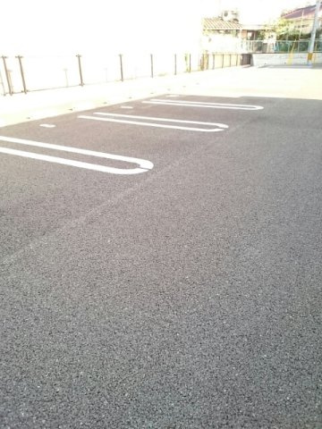 アイビーコートＢの駐車場