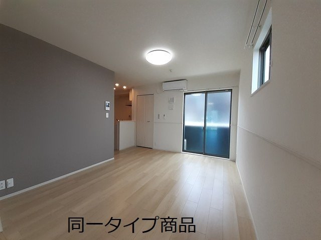 ヒカルサ新潟関屋の居間・リビング