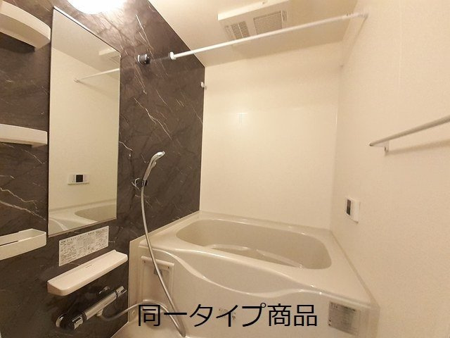 ヒカルサ新潟関屋の浴室