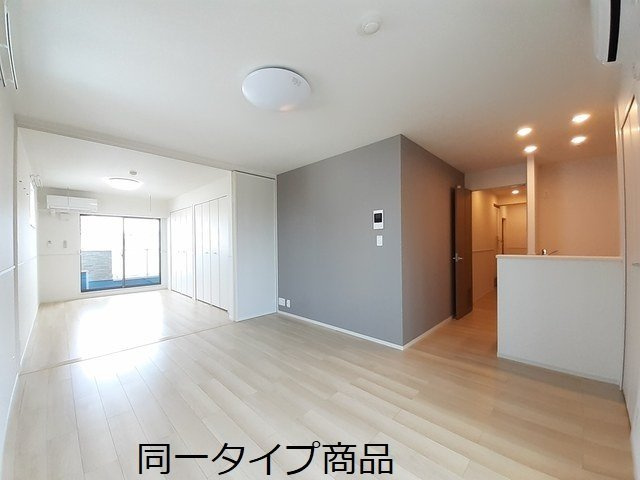 ヒカルサ新潟関屋の居間・リビング