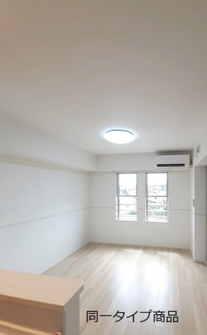 ヒカルサ新潟関屋の居間・リビング