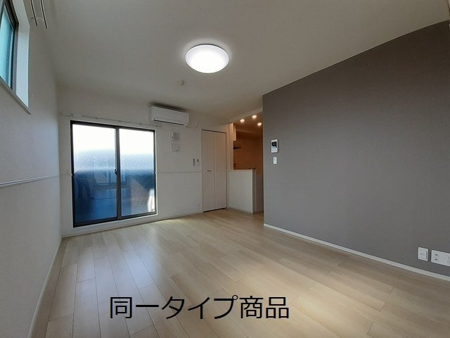 ヒカルサ新潟関屋の居間・リビング