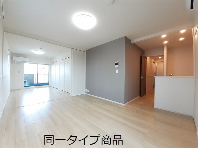 ヒカルサ新潟関屋の居間・リビング