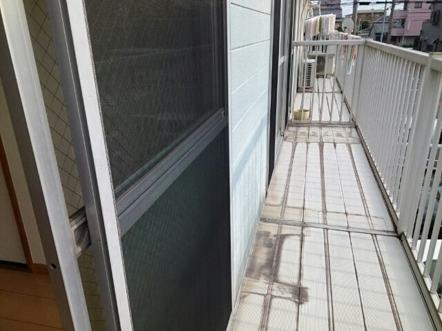 ハイツ城屋敷のバルコニー