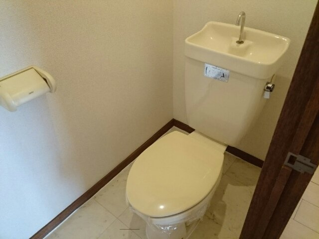 ハイツ城屋敷のトイレ
