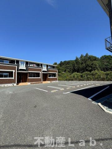 ＲＥＬＩＥＦ　ＴＯＷＮ　Ｃの駐車場