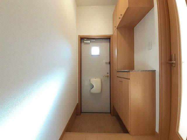 グロワールＣの玄関