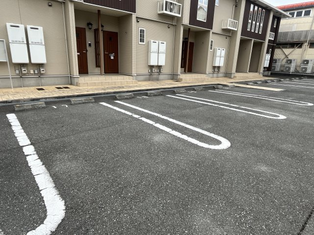 ラフレシールあぼしＣの駐車場