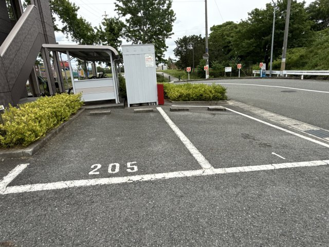 プラグレスの駐車場