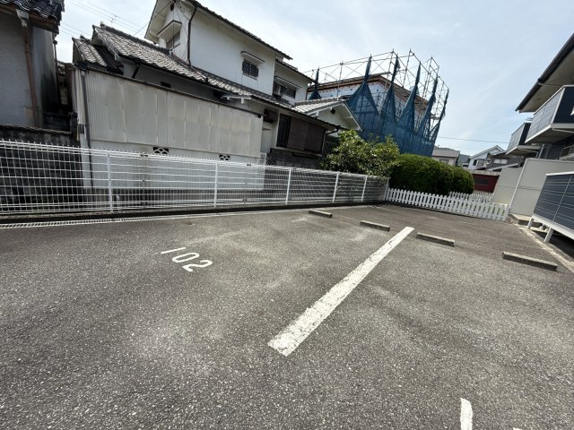 アメニティ浅見の駐車場
