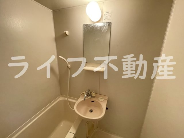 カサデグロリアの独立洗面台|独立洗面台あり、毎朝おしゃれに忙しい女性の方におすすめです