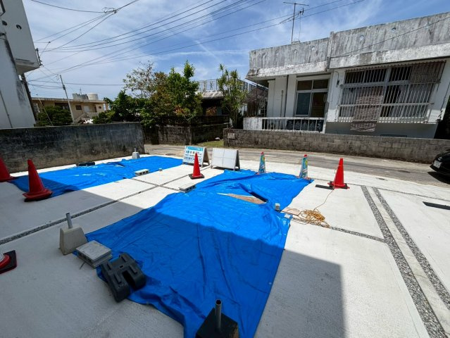 宜野湾市大山4丁目新築戸建て 2号棟の前面道路含む現地写真