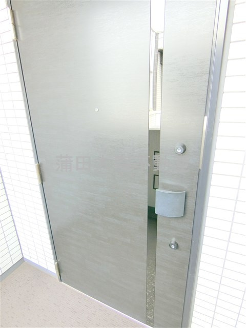 AXAS(アクサス南蒲田アジールコートの玄関
