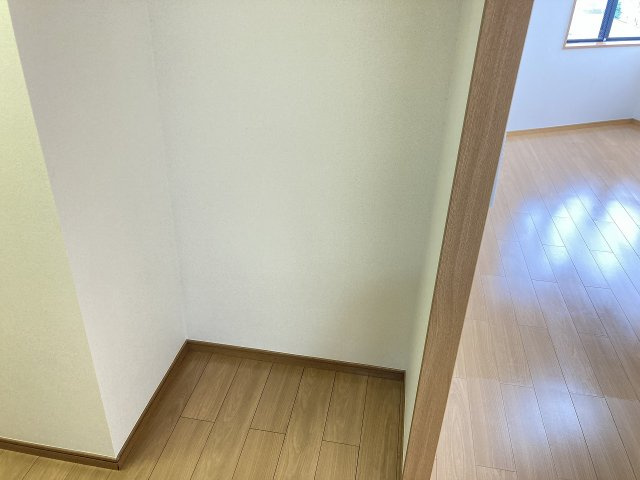 マンション酸漿の収納|洋室床をウッドタイルにリフォーム予定
